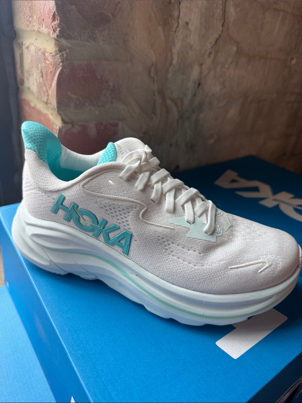 Hoka Clifton 10 - WTCL Women's White and Teal Cushioned Running Shoe